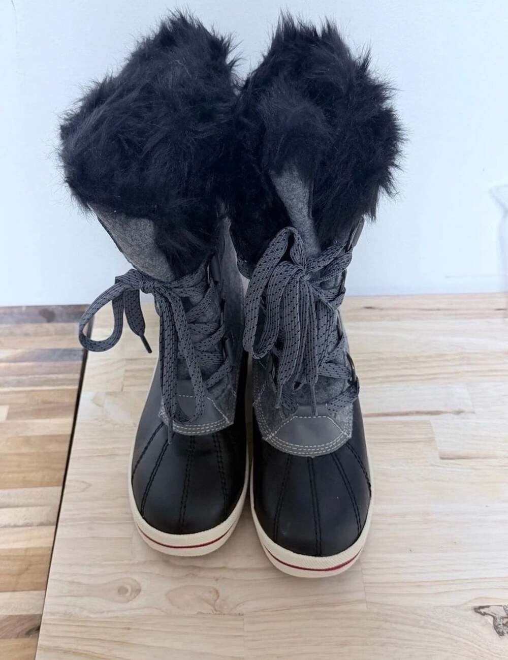 G.H. Bass & Co. Juno Gray Black Faux Fur Waterproof Snow Duck Boots Size 6